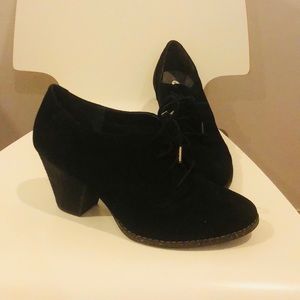 Dr Scholl’s black heeled bootie